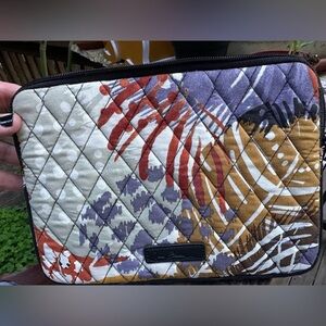VERA BRADLEY Top Zip Wristlet In Painted Feathers-Retired Print